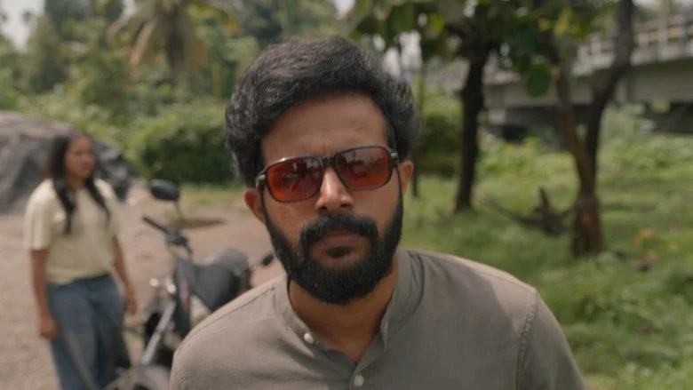 Soulmates - Oru Saathukkudi Pranayam - The Romantic Comedy Works Only When It Stops Trying to Be One